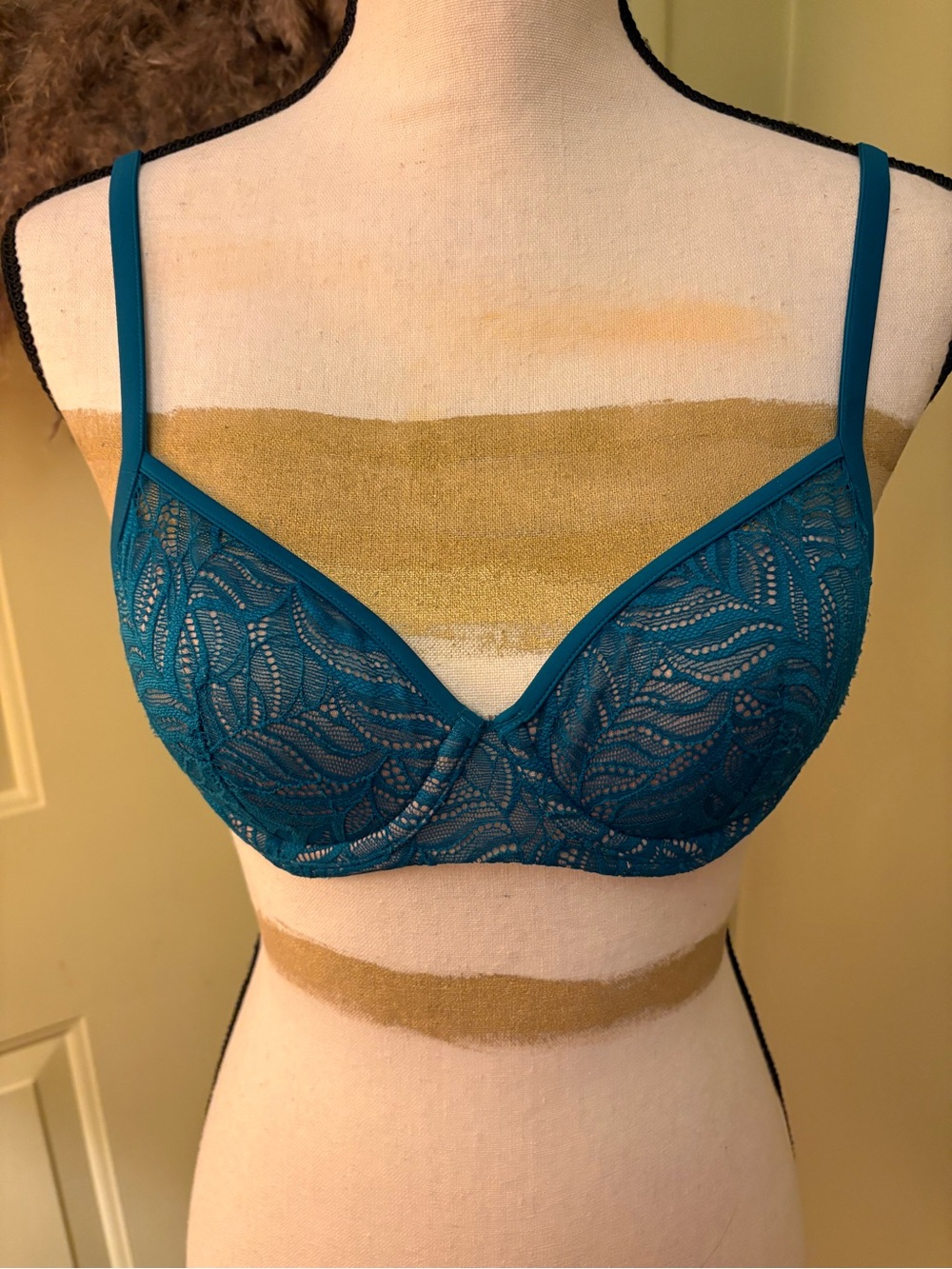 THIRDLOVE Feather Lace Demi Bra size 
34A 1/2